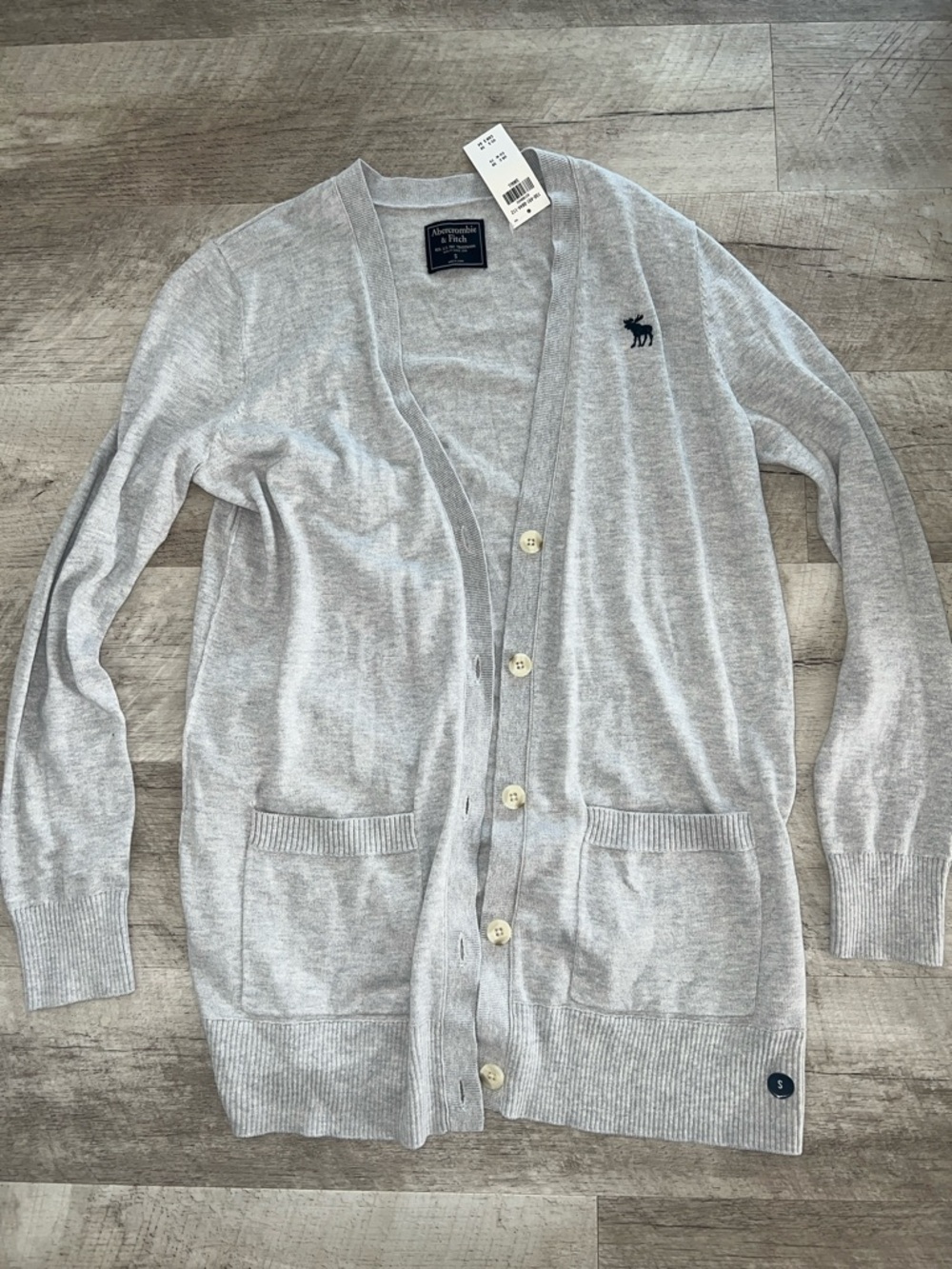 NEW Abercrombie & Fitch Light Gray Cardigan